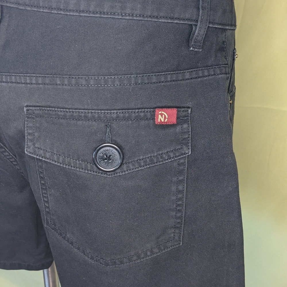 Shorts - Picture 2 of 4